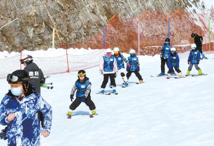 冰雪运动属于高风险运动，滑雪前该不该买份保险？