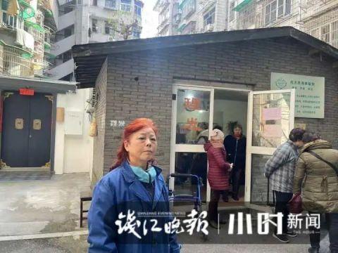 开了28年的无名理发店要关，居民不舍：这里更像聊天室，能留下吗？