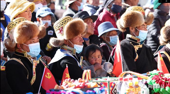 西藏桑日县：家门口办“村晚” 欢乐过大年