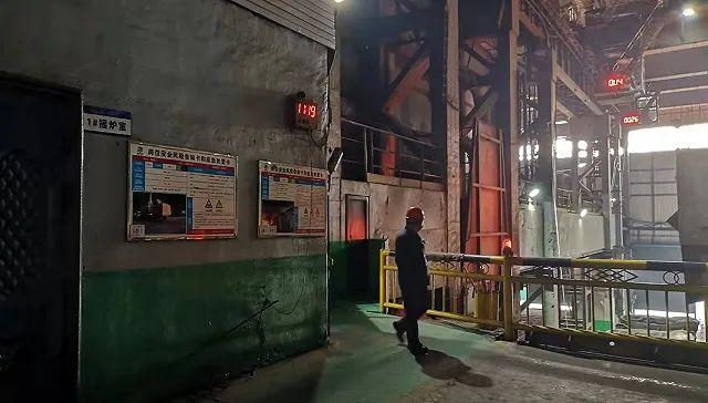 安全生产曝光台 | 国务院安委会督查河南：一钢厂被查出18项安全生产问题 主控室上方吊运高温铁水