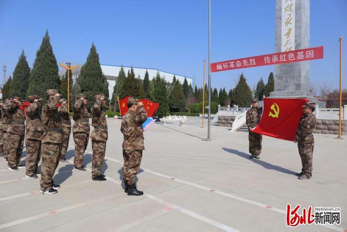 网络中国节·清明｜河北枣强县人武部开展清明节祭扫烈士墓活动