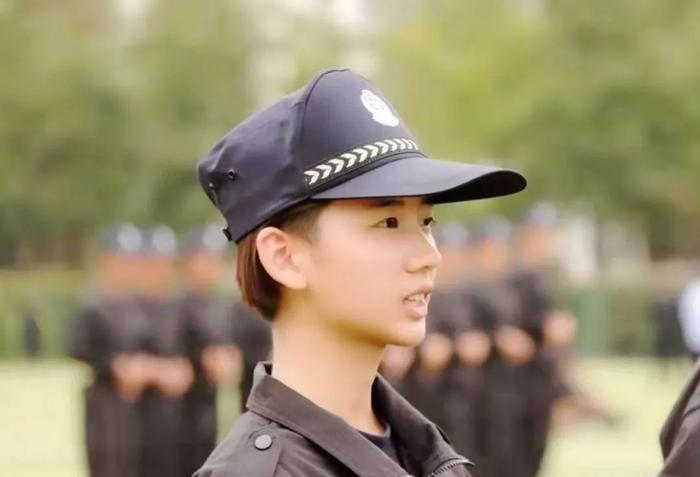 【最闪亮的坐标】“我穿上警服一定比您帅！”安徽一烈士的女儿致信爸爸