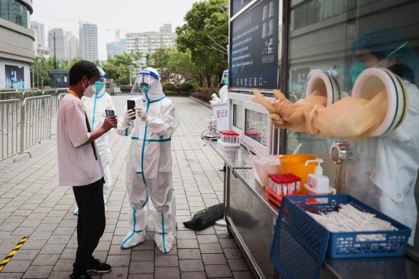 上海便民核酸采样点什么样？记者带你现场体验