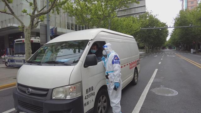 逢车必检，逢人必查！严格落实“电子通行证”等道路管控