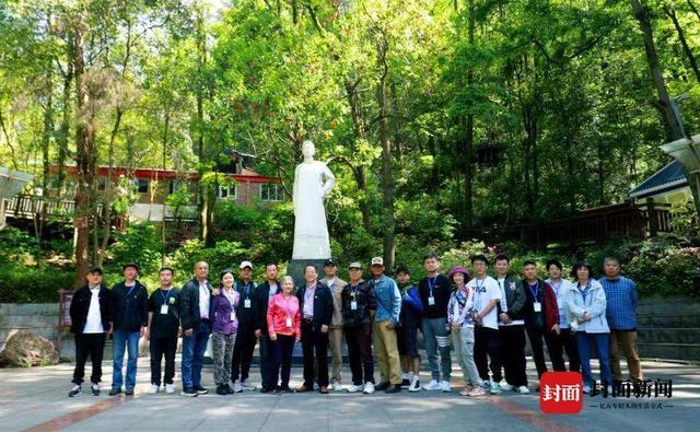 电视剧《生命之火》正在四川万源进行摄制 主创主演实地感受原型人物先进事迹