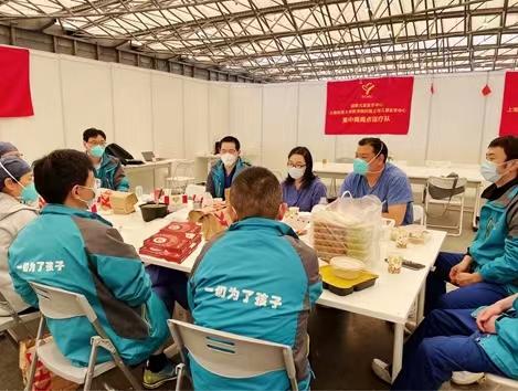 百胜中国：用美食为上海方舱医院医务人员送上劳动节祝福