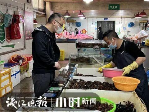 价格猛跌，冲上热搜！杭城小龙虾大量上市，现在只卖这个价？