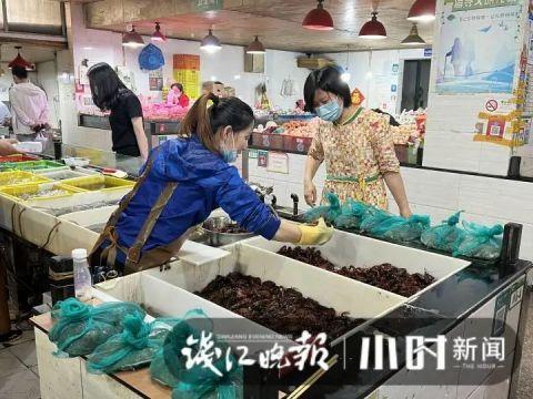 价格猛跌，冲上热搜！杭城小龙虾大量上市，现在只卖这个价？