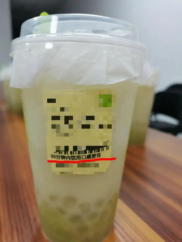 团购的8000杯奶茶隔夜跨省送到上海？品牌方也惊了！还能喝吗…