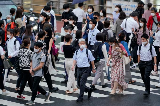 “恶性日元贬值”对日本经济冲击多大？一些日本人担忧国运