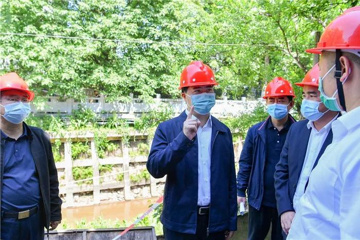 黎春秋以“四不两直”方式深入溆浦县督导尾矿库及居民自建房安全隐患排查整治工作