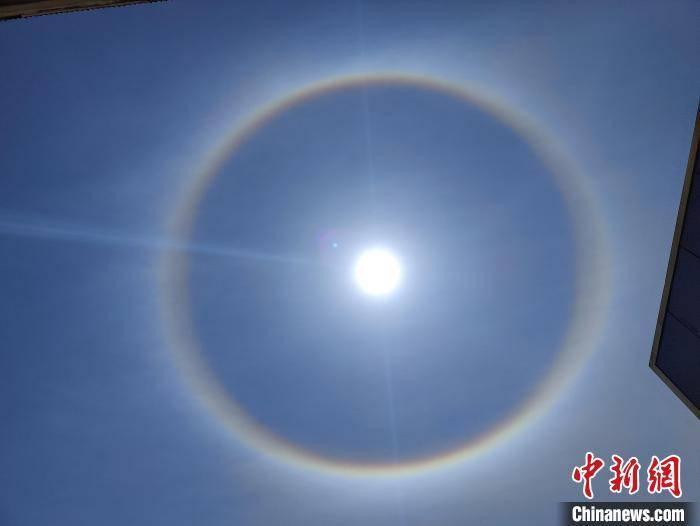 日晕三更雨：河北承德宽城天空现日晕景观