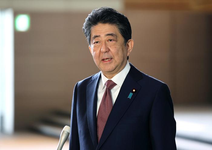 “央行是政府的子公司”，日本前首相安倍晋三公开发言引争议