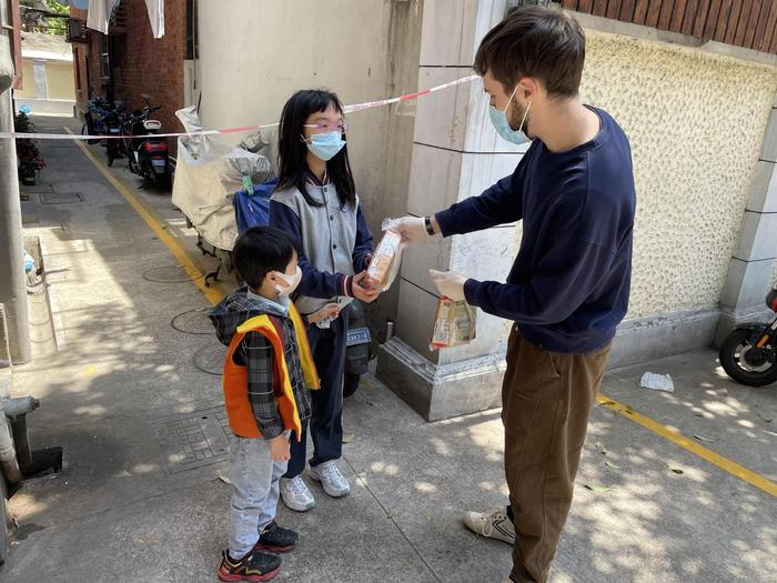 “我来自俄罗斯，这次做社区志愿者似乎和我的名字很呼应”