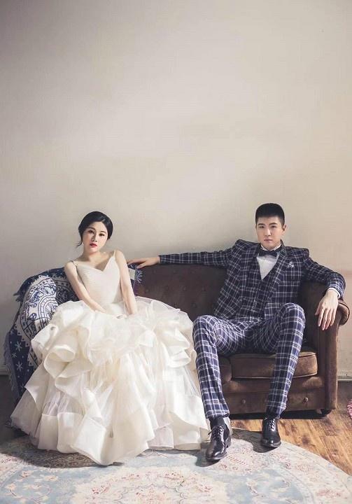 超甜！广东男篮球员王薪凯妻子晒出二人的甜蜜婚纱照