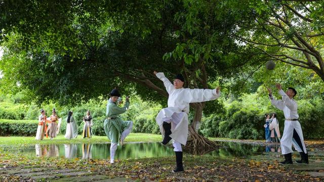 “汉服博导”蔡尚伟现身中华传统体育文化节 助推川大打造“汉服第一高校”