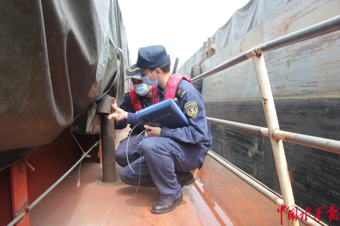 三峡库区水位消落 宜昌海事局扎实开展船舶载重线和货物装载专项检查