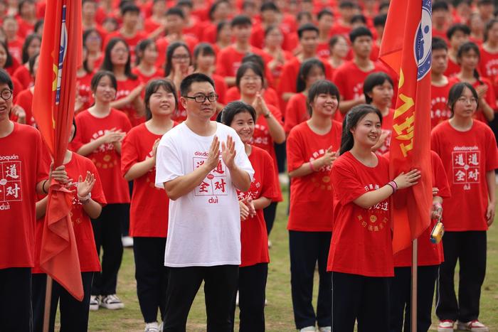 超燃！道道全食用油为革命老区平江五中高三学子成人礼打CALL！