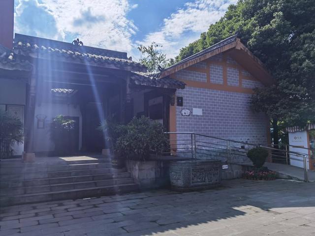 四川洪雅建高品质旅游厕所 扮靓景区提升游客体验