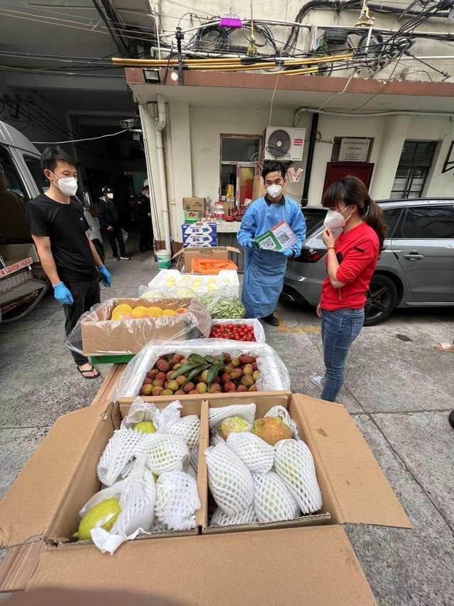 “流动菜车”进小区啦！楼栋门口就能买