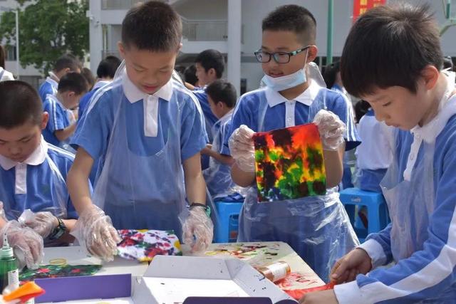 角色扮演、设置关卡，深圳天骄小学探索游戏化教学路径