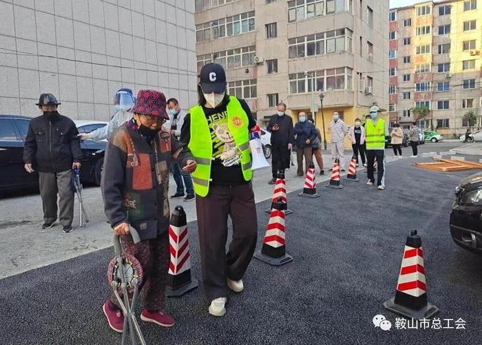 ​鞍山铁西区工会助力市域治理“网格服务”