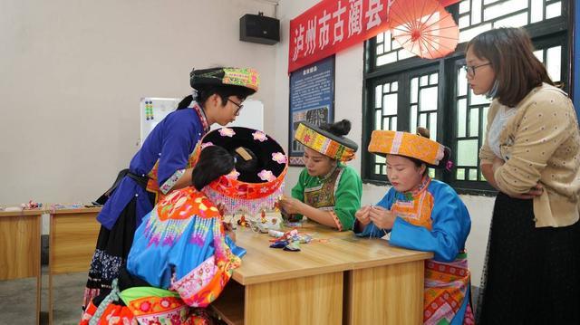 苗乡咪彩迎端午 制作葫芦香囊送友人 寓意福禄绵长︱我们的节日·口述民俗