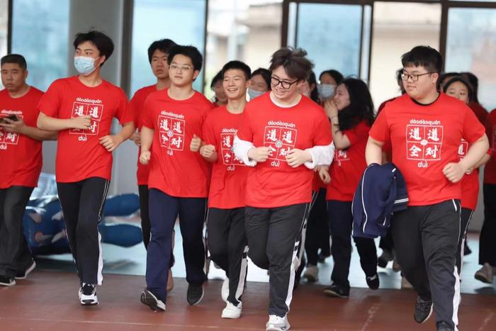 高考倒计时！长沙市十一中学为考生们解压的方式也太有趣了！