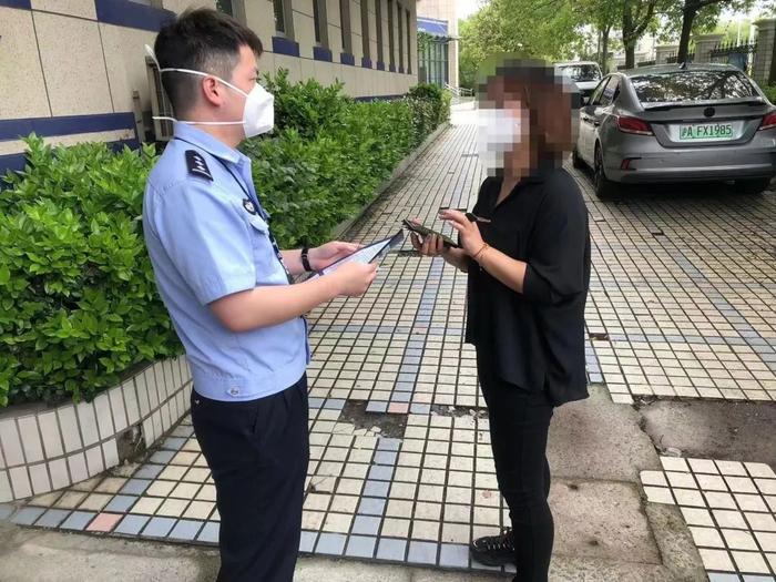 想起民警的反诈宣传，孙女士终止了“网络贷款”