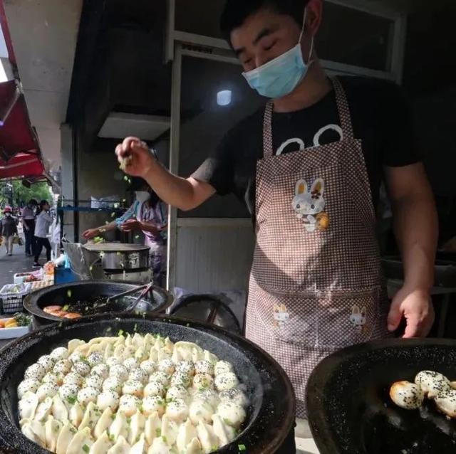 生煎锅贴、包子馄饨！烟火气满满的早餐店回来了