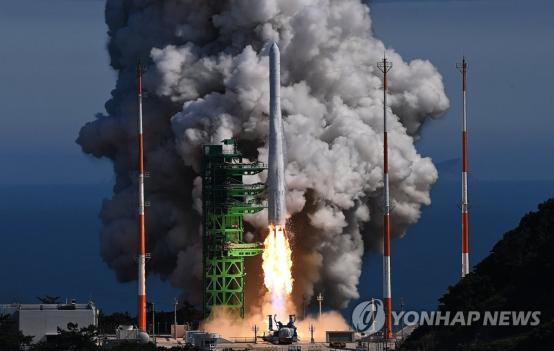 韩国自主研发火箭“世界”号发射成功，韩网友：“这是文在寅的功绩”