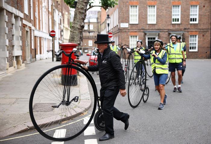 英国伦敦开办大小轮自行车骑行课程 教练现场指导效率高