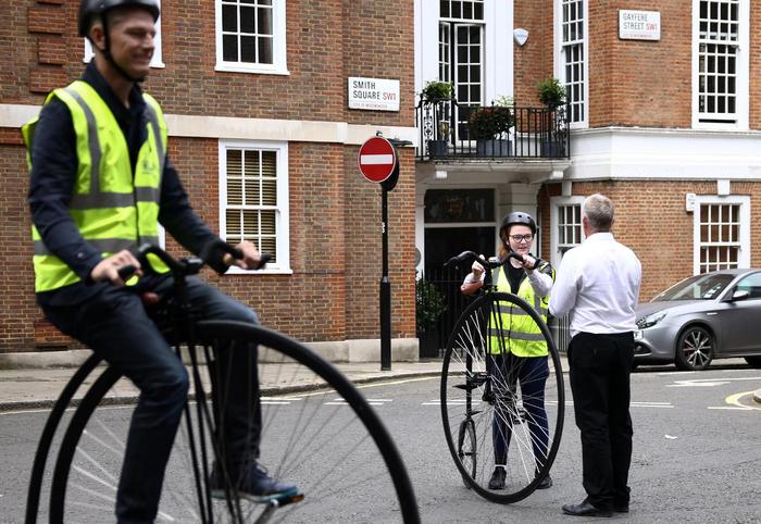 英国伦敦开办大小轮自行车骑行课程 教练现场指导效率高