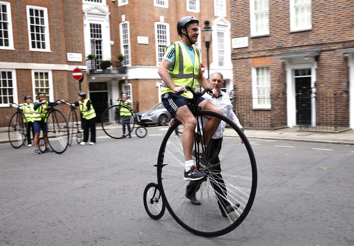 英国伦敦开办大小轮自行车骑行课程 教练现场指导效率高