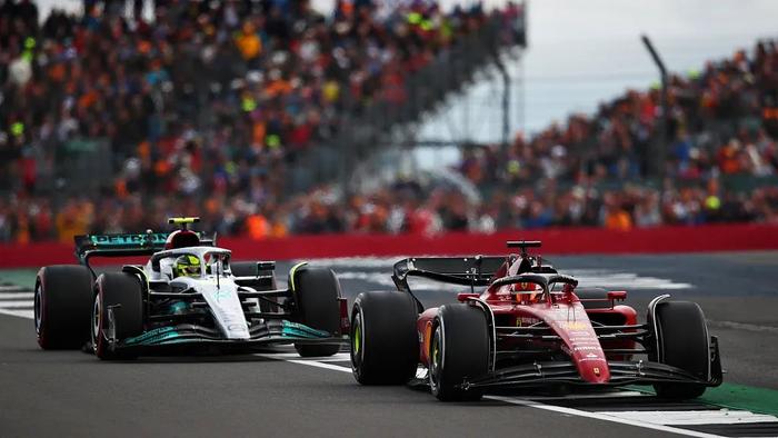 F1英国大奖赛：中国车手周冠宇卷入严重事故  所幸目前状况良好