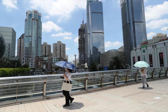 遇见徐汇｜盛夏上海开启“水晶天”模式，今天你拍到大片了吗？