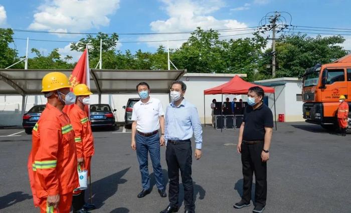 迎战主汛期防汛系列报道 | 浦东新区领导调研防汛防台工作