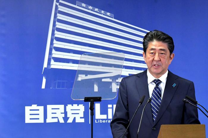 揭秘安倍遇袭身亡背后的真相：一个因宗教与母亲决裂的儿子，做出的疯狂决定