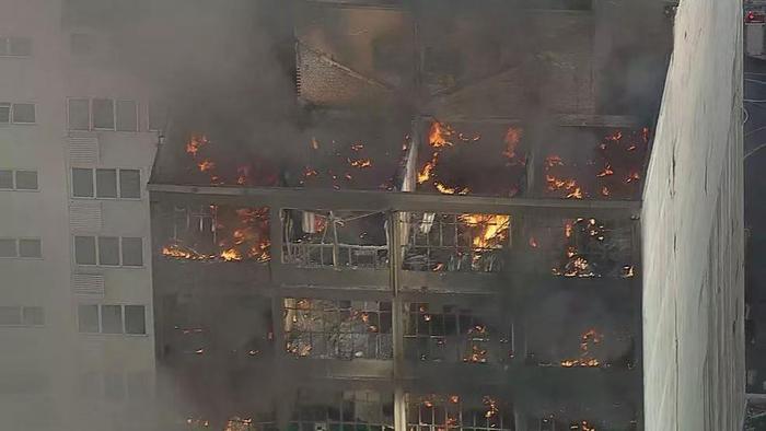 巴西圣保罗市中心一建筑发生大火