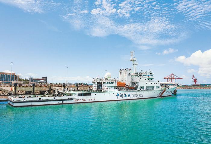 台湾海峡首艘大型巡航救助船“海巡06”在福建平潭正式列编
