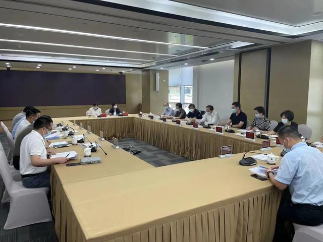 上海市政协社法委组织部分委员赴上海市大数据中心实地调研