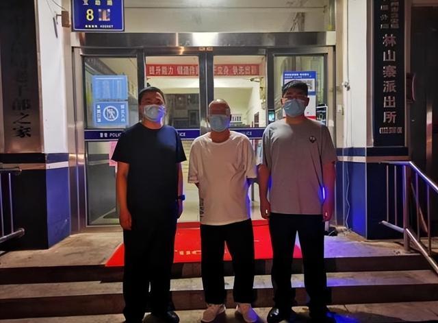 男子家有4套房被抓到偷电动车：和家人吵架，出门看到电动车没上锁起歹意