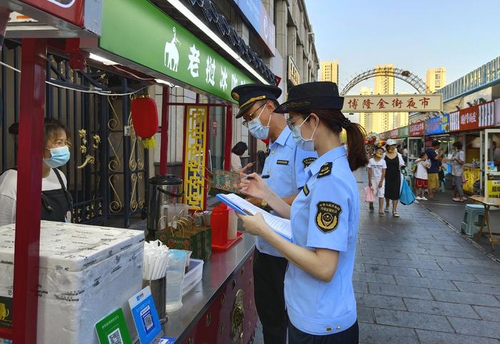 山东荣成：加强夏日食品安全监管