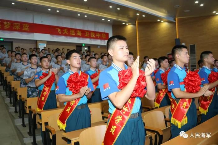 海军招飞再传喜讯：符合舰载机飞行学员条件的接近一半