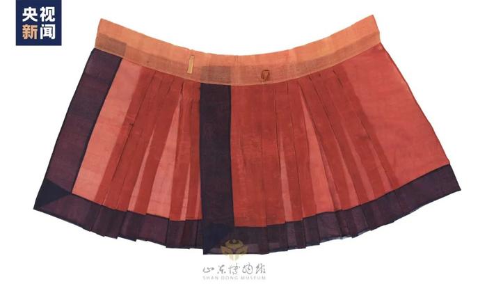 △明 衍圣公朝服下裳 山东博物馆藏