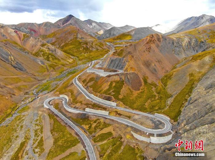 醉美交通壁纸来了！西藏民众出行告别“晴天一身土、雨天两脚泥”