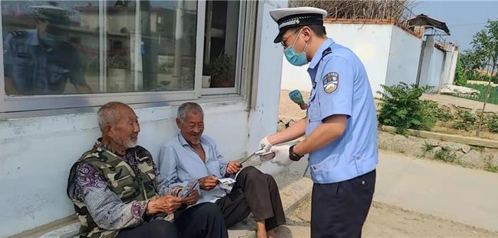 高速交警秦皇岛支队昌黎大队：警徽闪耀映初心  真情服务暖民心