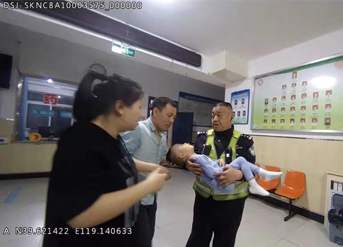 高速交警秦皇岛支队昌黎大队：警徽闪耀映初心  真情服务暖民心