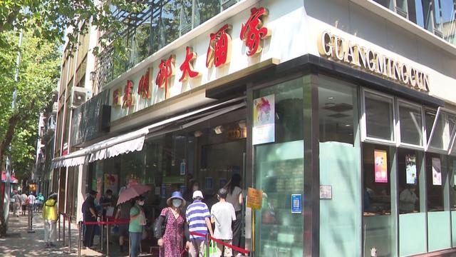 大热天，你知道饭店后厨灶台边多少度吗？