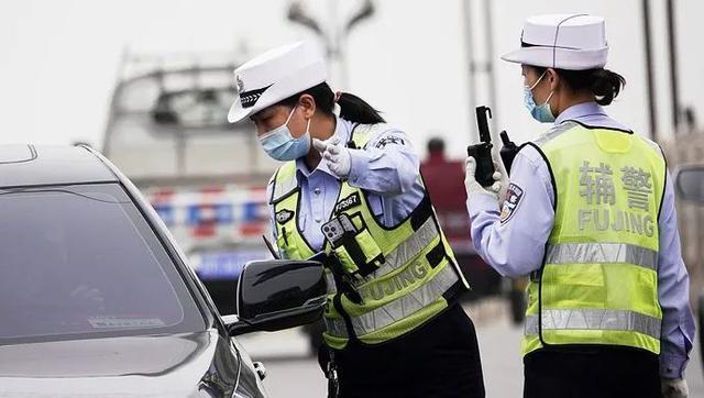 上海立法明确辅警啥能干、啥不能干，个人可定制化妆品，规范直播带货……8月大批新规来了